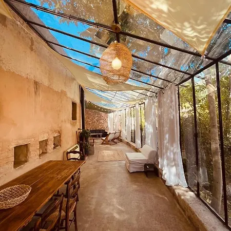 Holiday home Tres Belle Rotonde Deco Boheme, Tennis, Parking Nimes