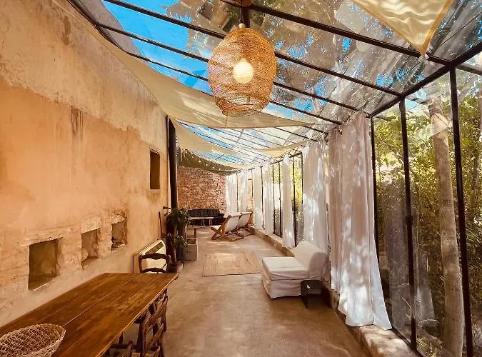 Casa de Férias Tres Belle Rotonde Deco Boheme, Tennis, Parking Nîmes